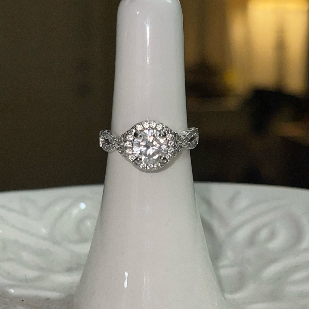 Modern Gents The Grace simulated diamond ring, size 5.5